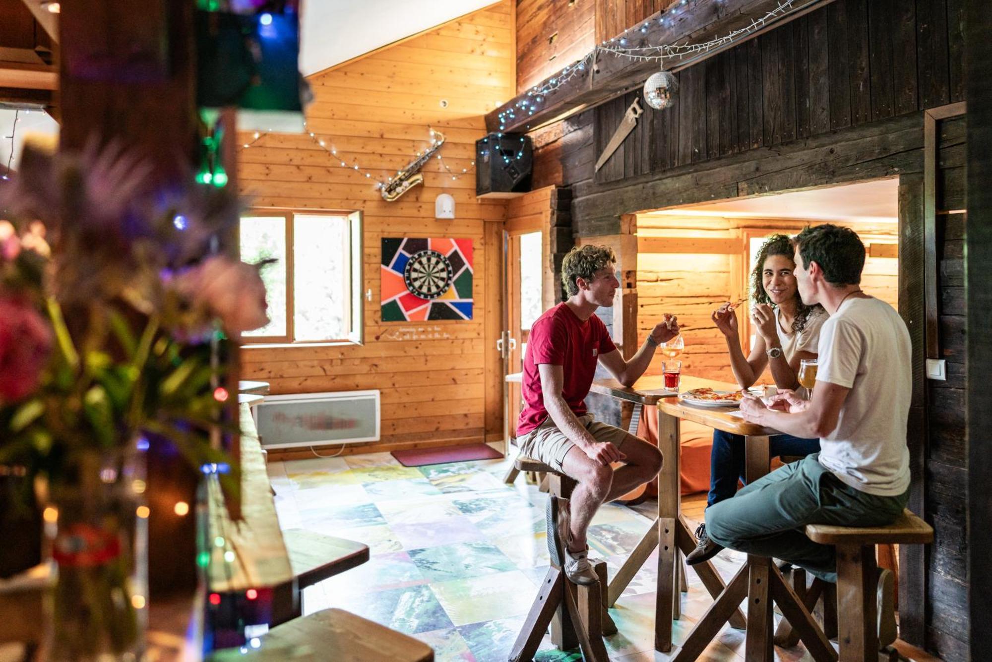 Auberge De Jeunesse Hi La Clusaz Buitenkant foto
