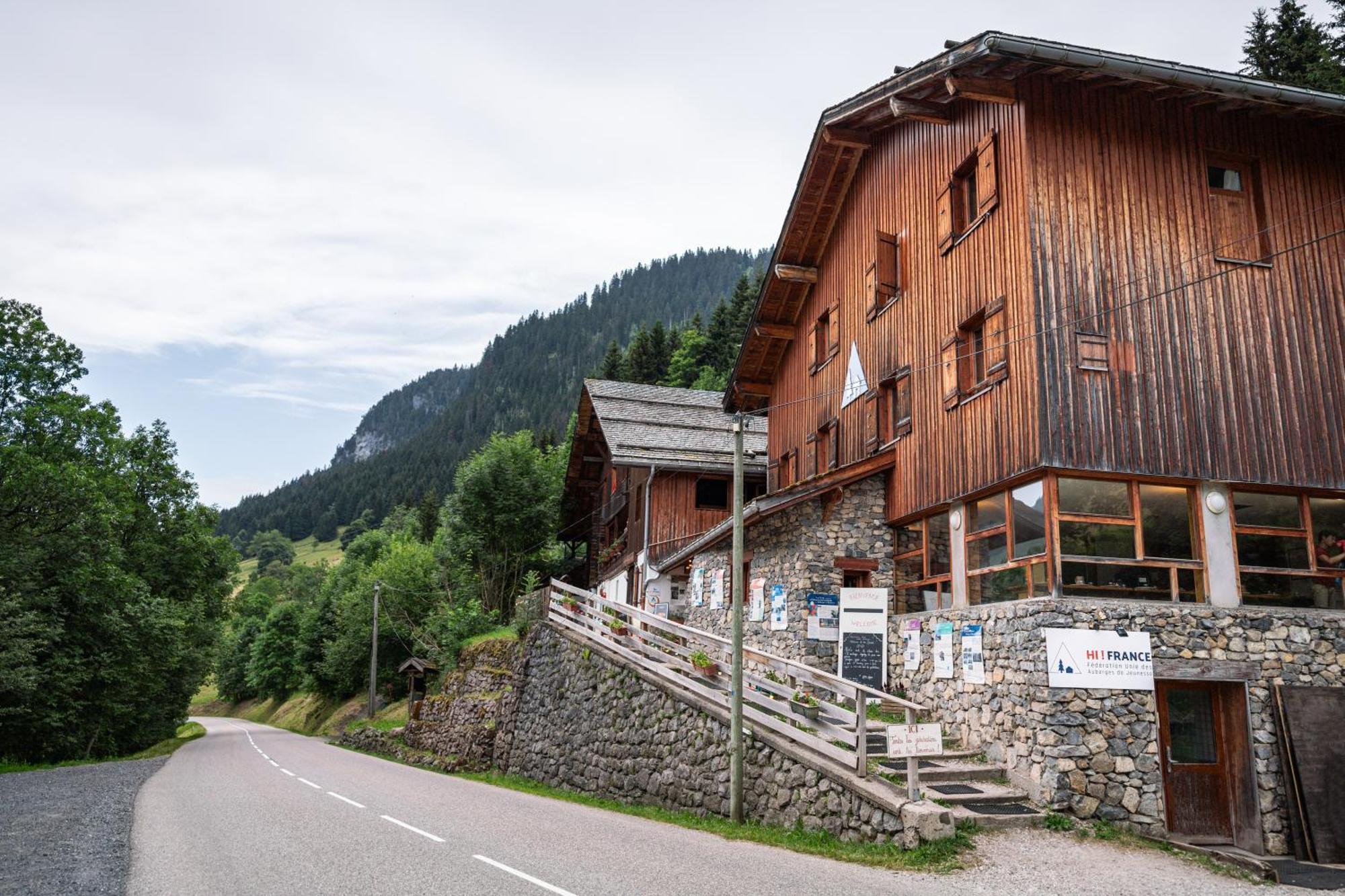 Auberge De Jeunesse Hi La Clusaz Buitenkant foto