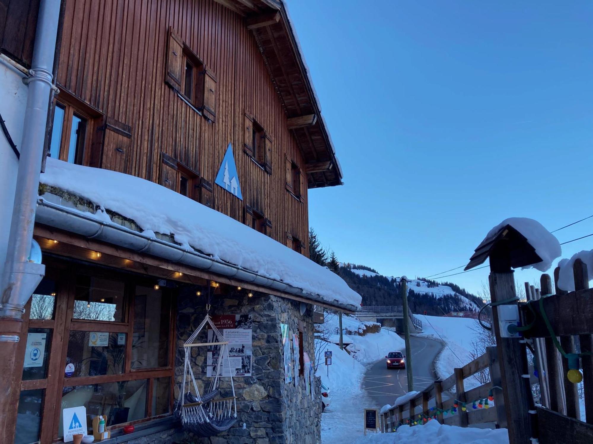 Auberge De Jeunesse Hi La Clusaz Buitenkant foto