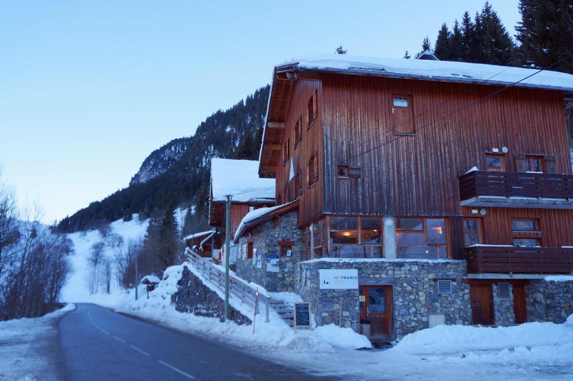 Auberge De Jeunesse Hi La Clusaz Buitenkant foto