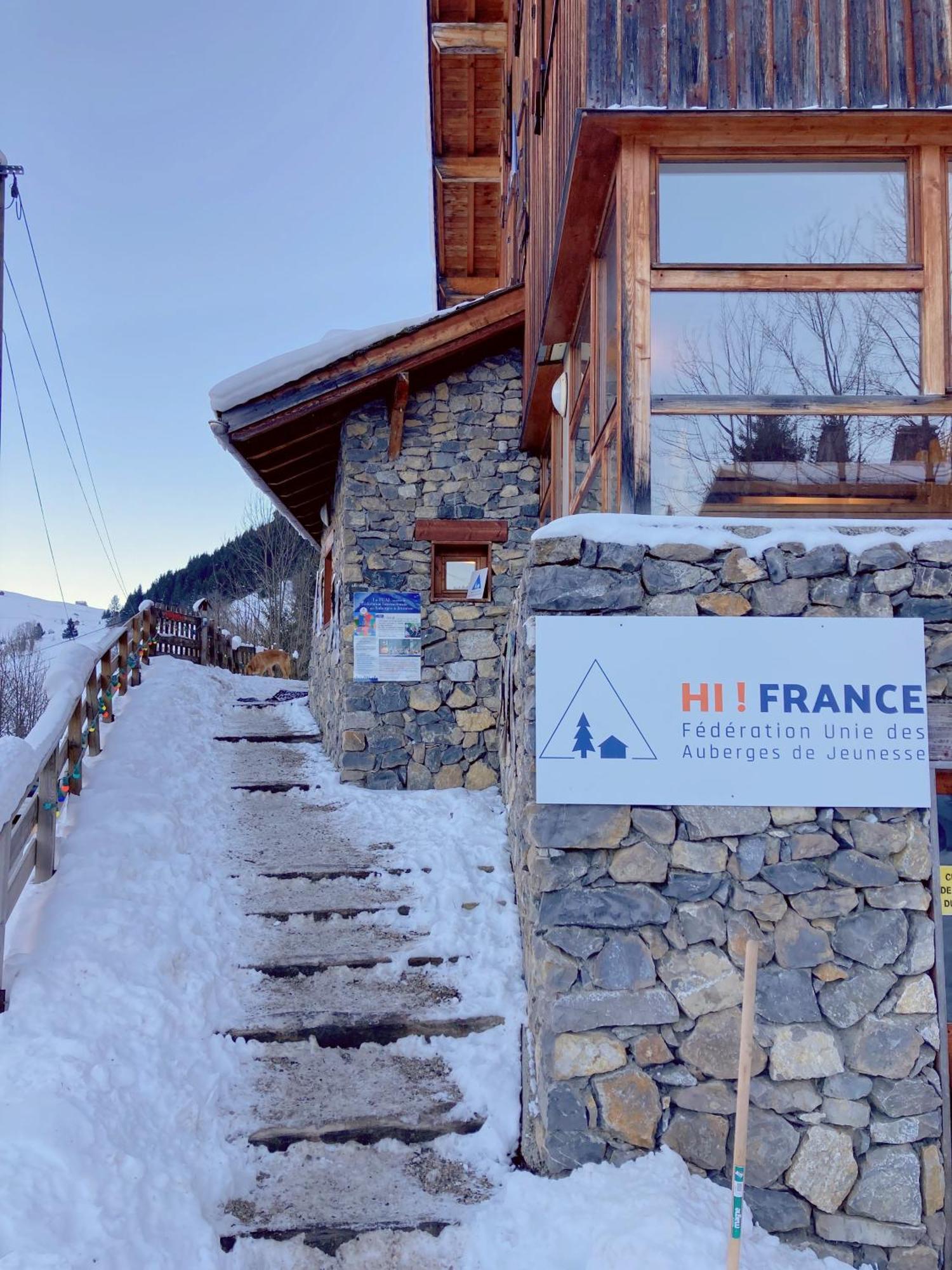 Auberge De Jeunesse Hi La Clusaz Buitenkant foto